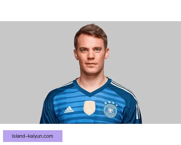 诺伊尔国家队表现稳健，近期状态回暖，继续为球队提供稳定防线支持