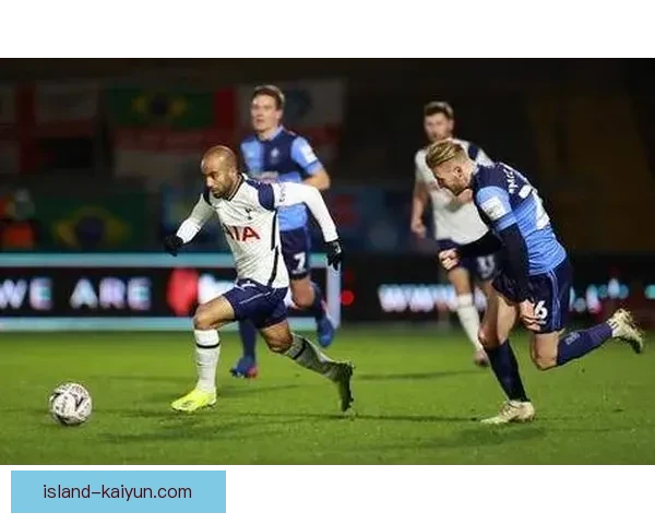 英超卢顿迎战热刺，状态回暖值得关注