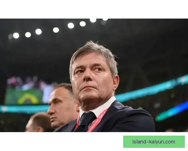 塞尔维亚主帅斯托伊科维奇备受关注，球队状态回暖有望提升竞争力